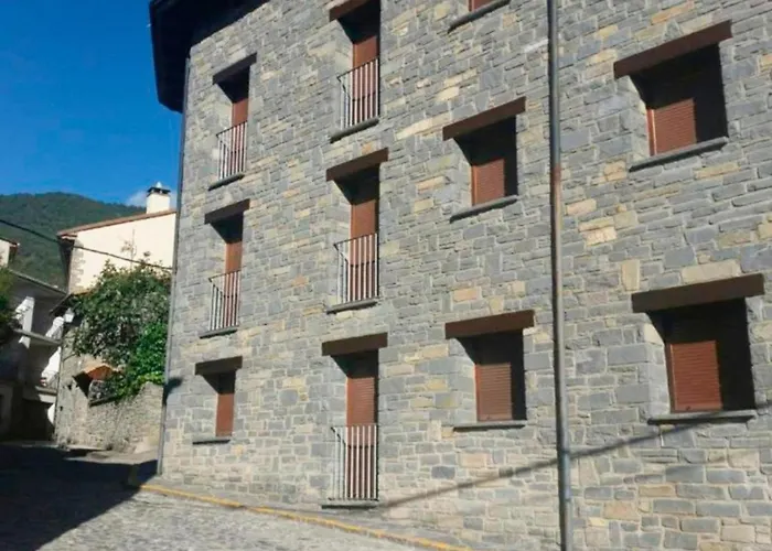 Valle De Tena - 3000 Biescas (Aragon)